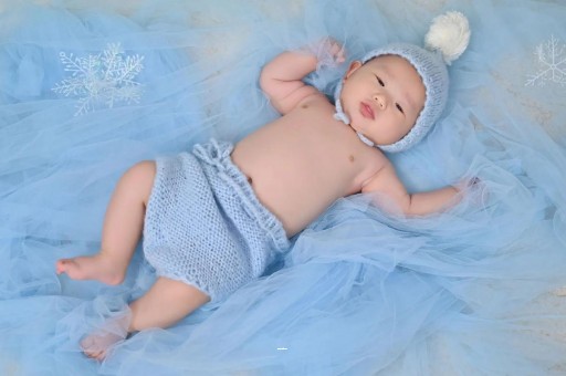 国内试管代孕同志腿上起红疙瘩